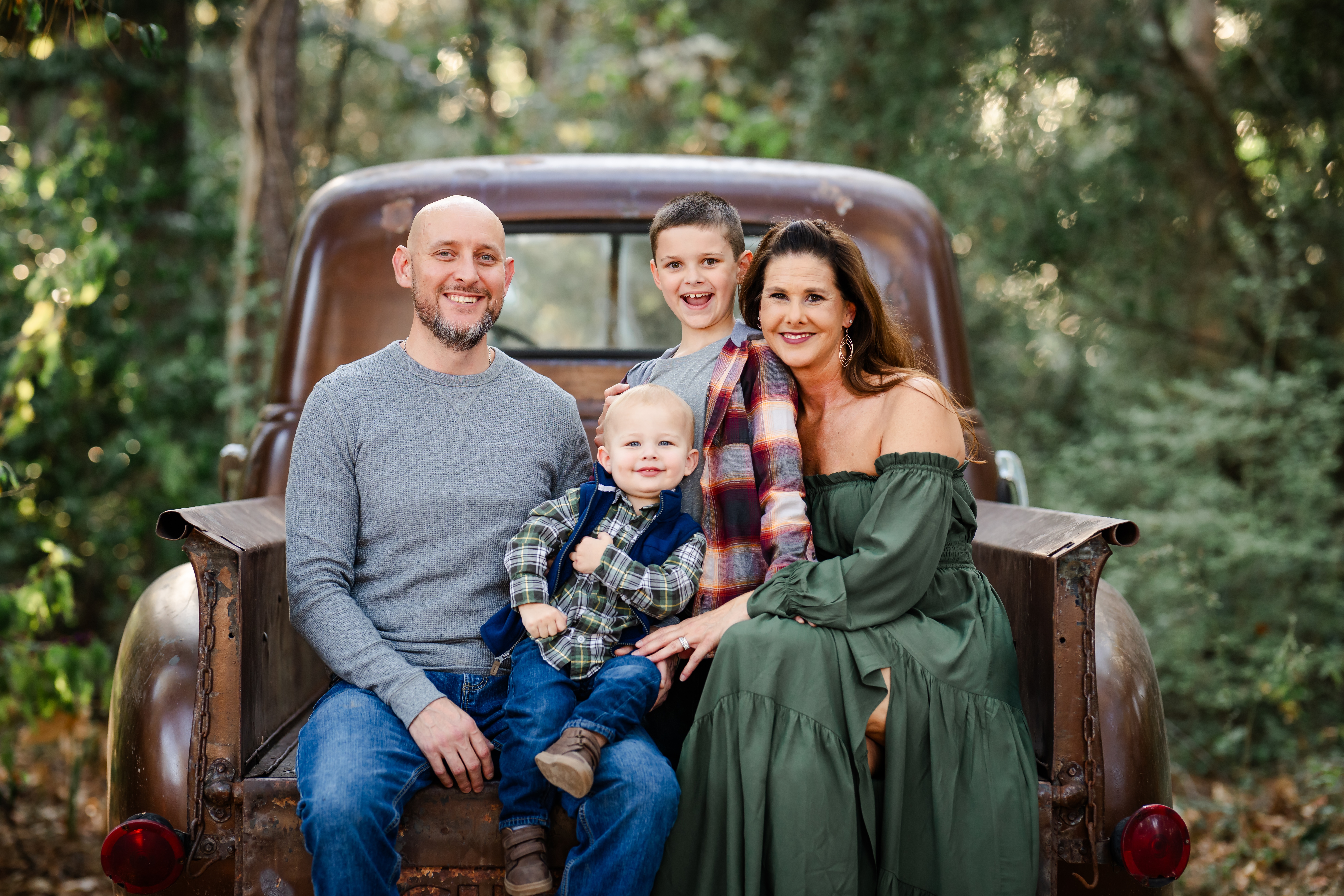 Picture of an outdoor family photography session in Conroe, Texas.